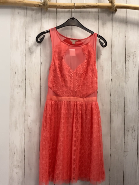 Guess  Kleid  Gr. 158/164  hellrot mit Stickerei 