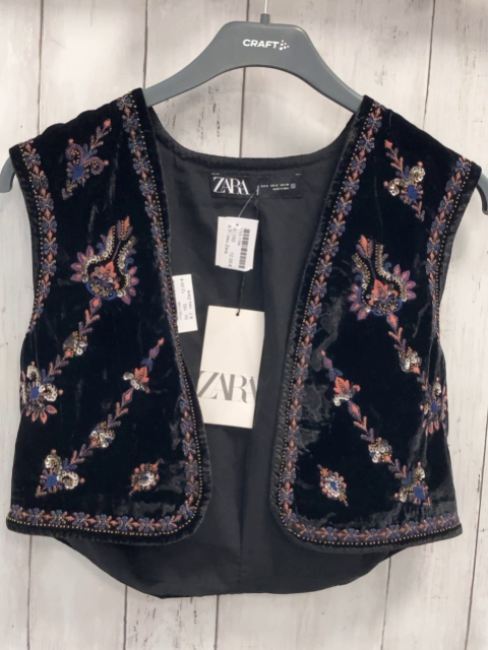 neu Zara  Weste  Gr. 152  schwarz Samd bunte Blumen mit silber Steinen + Pailetten NP 39,95 € 