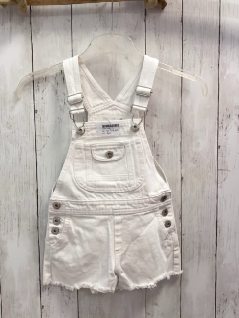 Zara  Latzshorts  Gr. 122  weiß Fransensaum 