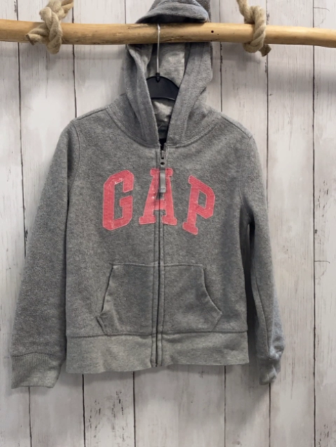 GAP  Fleecejacke  Gr. 116  grau Kapuze lachs Schrift mit transparenten Pailette 