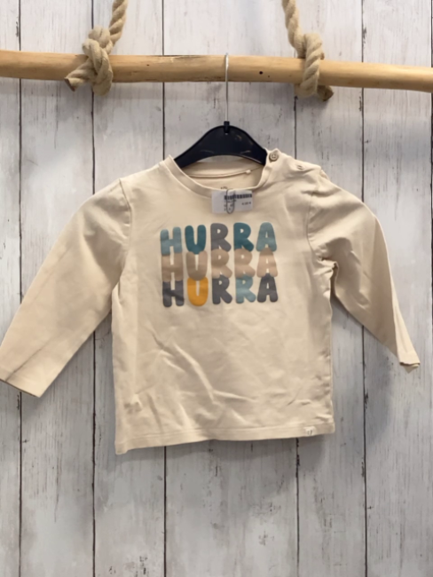   Langarmshirt  Gr. 92  beige bunte Schrift 