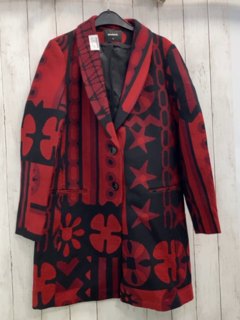 Desigual Mantel Gr. 40  schwarz rot 