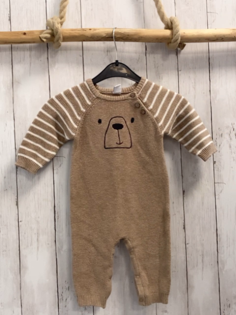  Strickoverall Gr. 68  beige gestreifte Ärmel Bärengesicht
