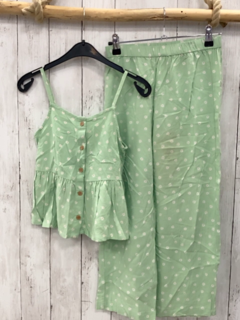 2tlg H&M  Sommerbluse + Hose  Gr. 140  hellgrün weiße Blumen 