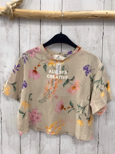 H&M  T-Shirt  Gr. 134/140  beige Blumen weiße Schrift 