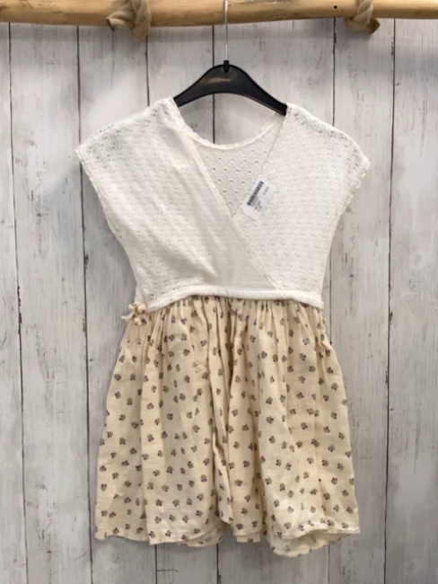   Kleid  Gr. 110  weißes Strickoberteil mit Lochmuster beige Rock mit Blumen 