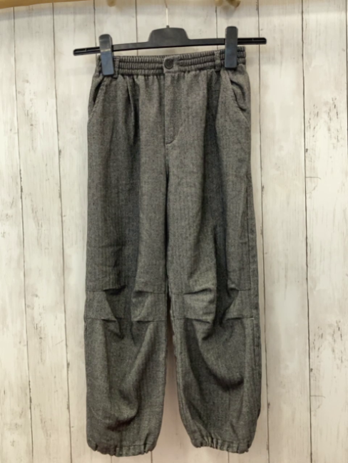 zara Hose Gr. 152  grau schwarz Zackenmuster 