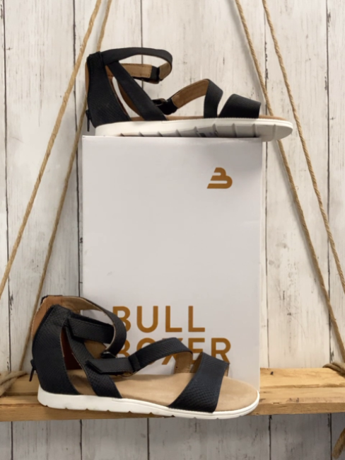 neu Bull Boxer  Sandalen  Gr. 37  grau Riehmen weiße Sohle 