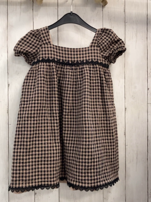 Jipie  Kleid  Gr. 104  beige schwarz kariert Strutur schwarze Borte 