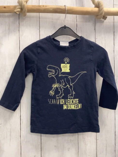   Langarmshirt  Gr. 104  blau geber Dinos Schrift 