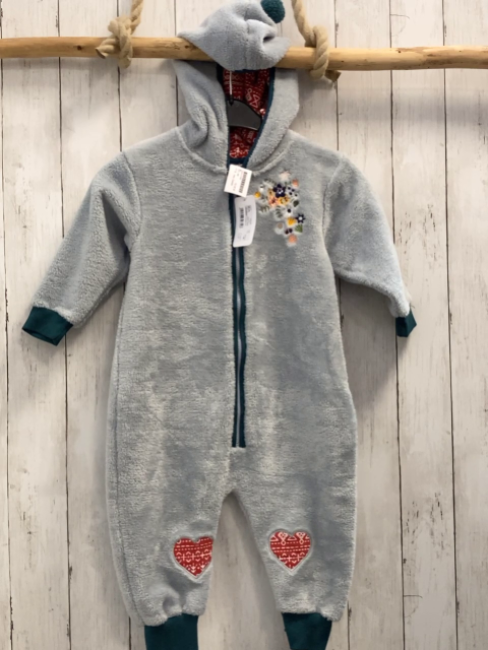 neu Gelati  Plüschoverall Gr. 98  hellgrau petrol Bund Kapuze mit Bommel gestickte BLumen rotes Futter mit weißem Muster 