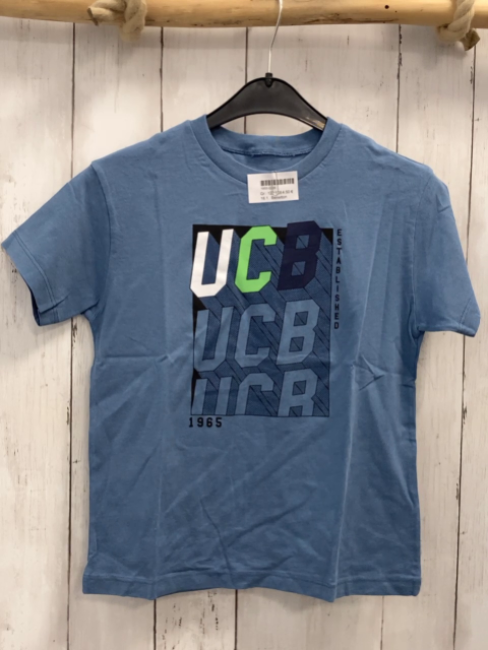 Benetton T-Shirt  Gr. 122/128  hellblau Schrift 