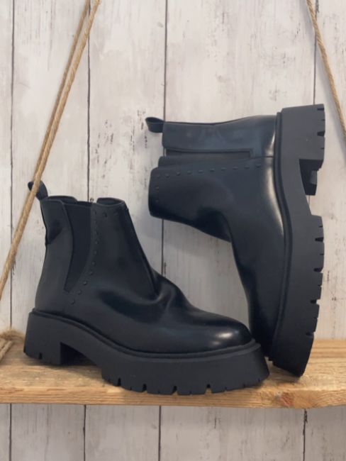 neu Catwalk  Boots  Gr. 38  schwarz 