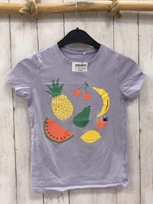 name it T-Shirt Gr. 134  flieder buntes Obst