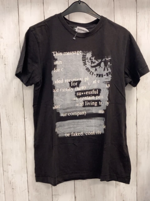 Diesel  T-Shirt  Gr. 152  schwarz graues Rechteck mit weiß schwrazer Schrift 