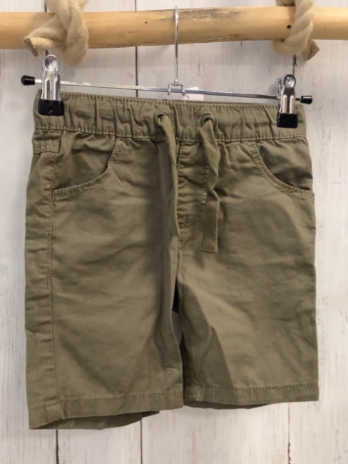  Shorts  Gr. 104  oliv mit Kordel 