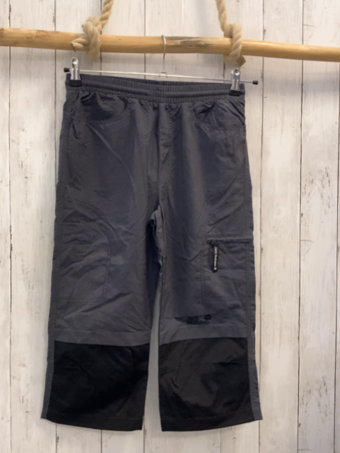 Jack Wolfskin Shorts Gr. 164  grau schwarz Caprilänge